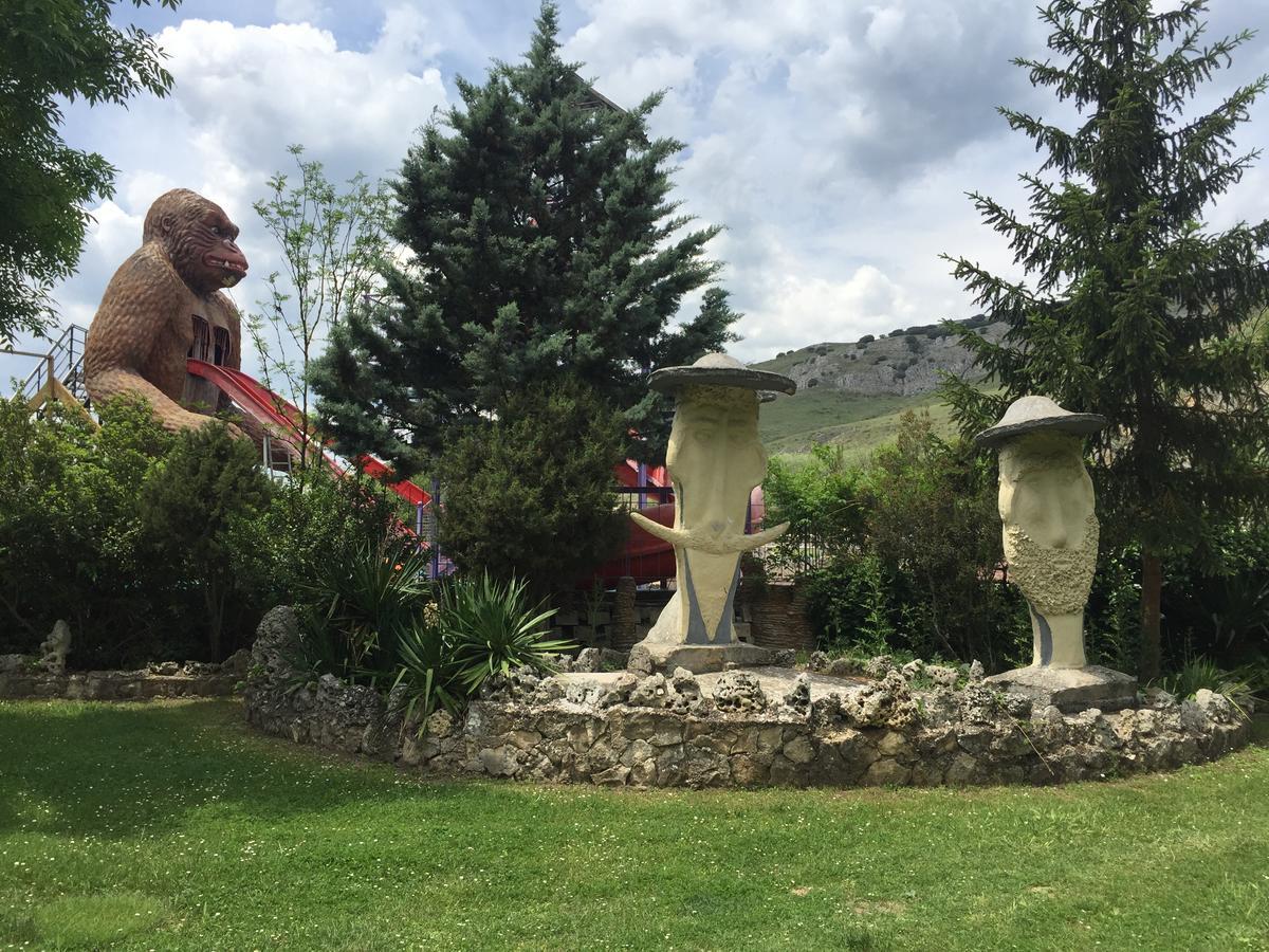 ホテル Picon Del Conde Monasterio de Rodilla エクステリア 写真